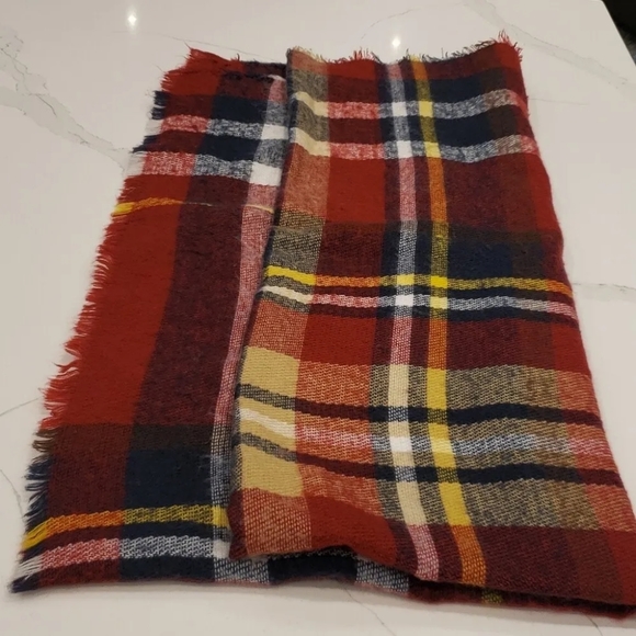 💎2/$20 ZARA RED PLAID SHAWL SCARF - Picture 4 of 6